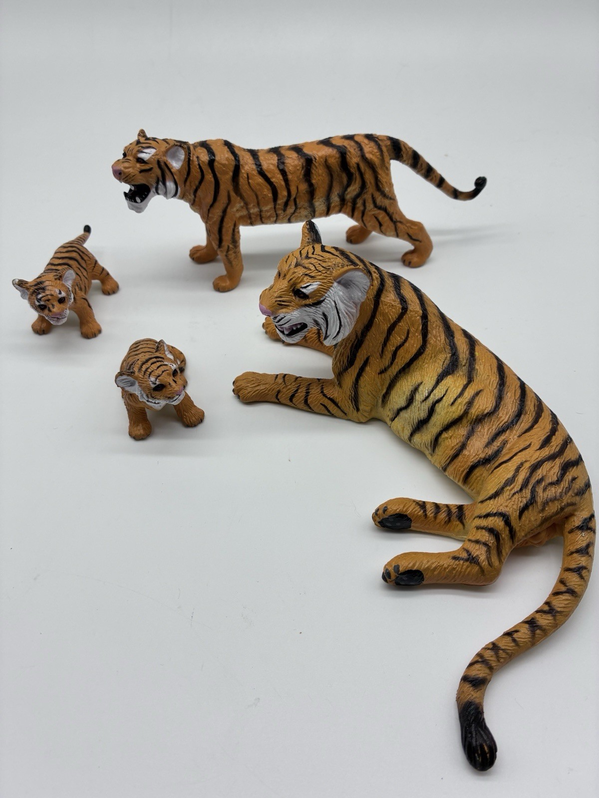 Vintage AAA Animals Tiger Family Adults And Cubs Wildlife Figures Set Of 4