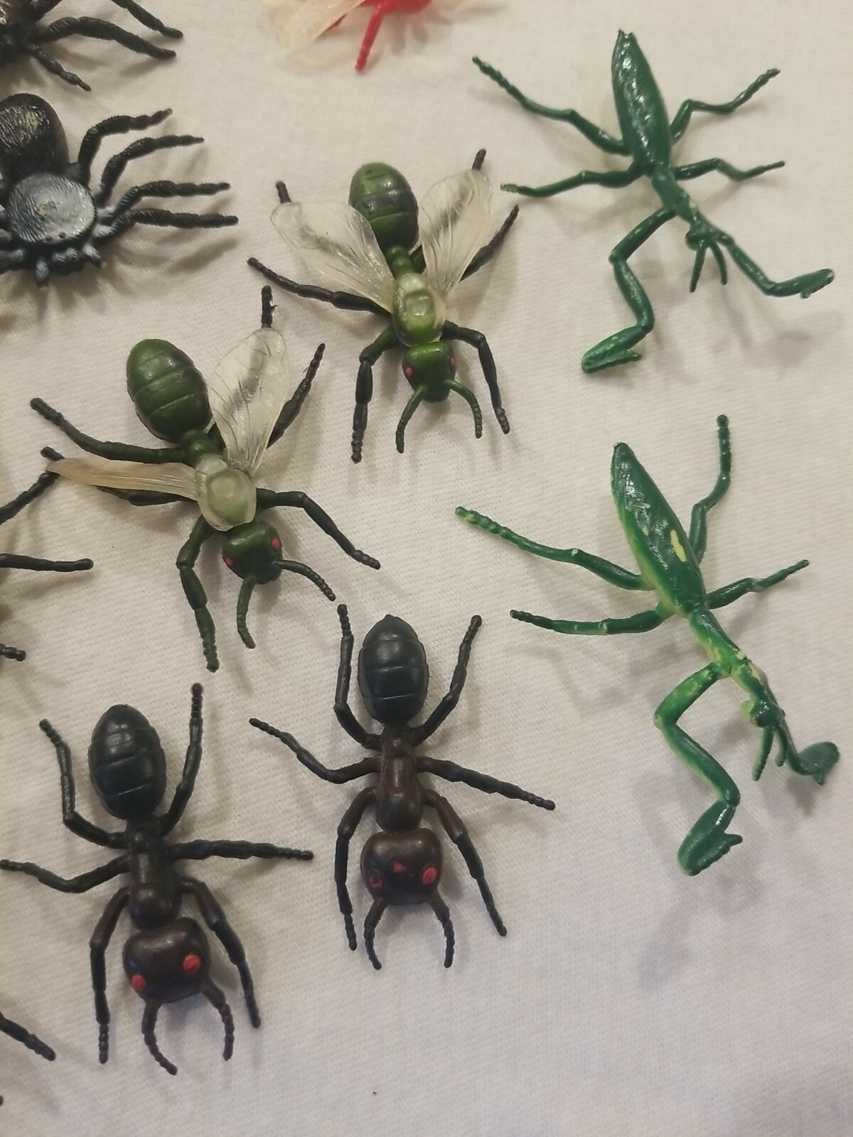 Lot of 17 PVC educational Animal figures Insects SMALL FIGURES SEE PICS FREE S/H