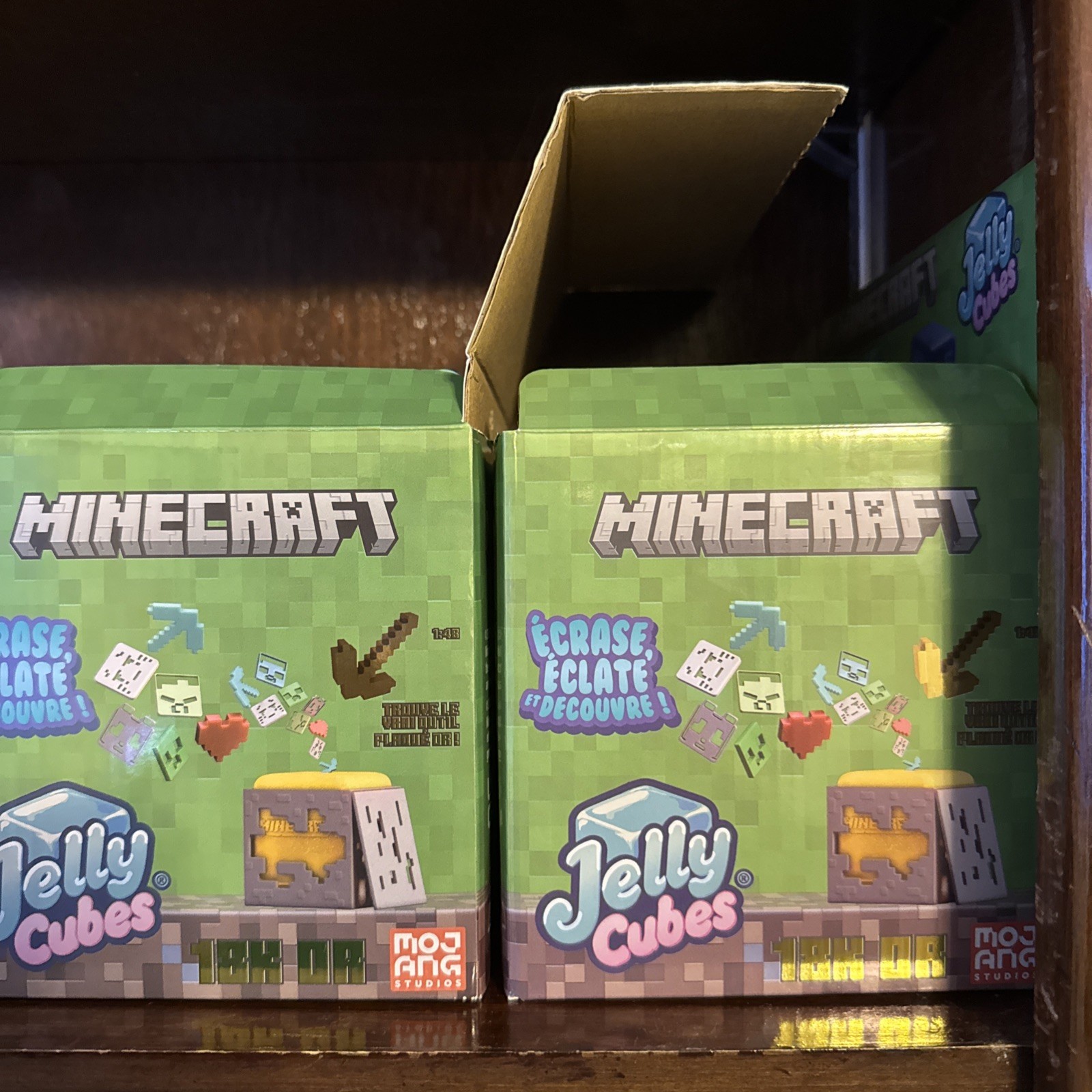 LOT of 22x Minecraft Jelly Cubes Kids Toy COMEZ WITH DISPLAY!
