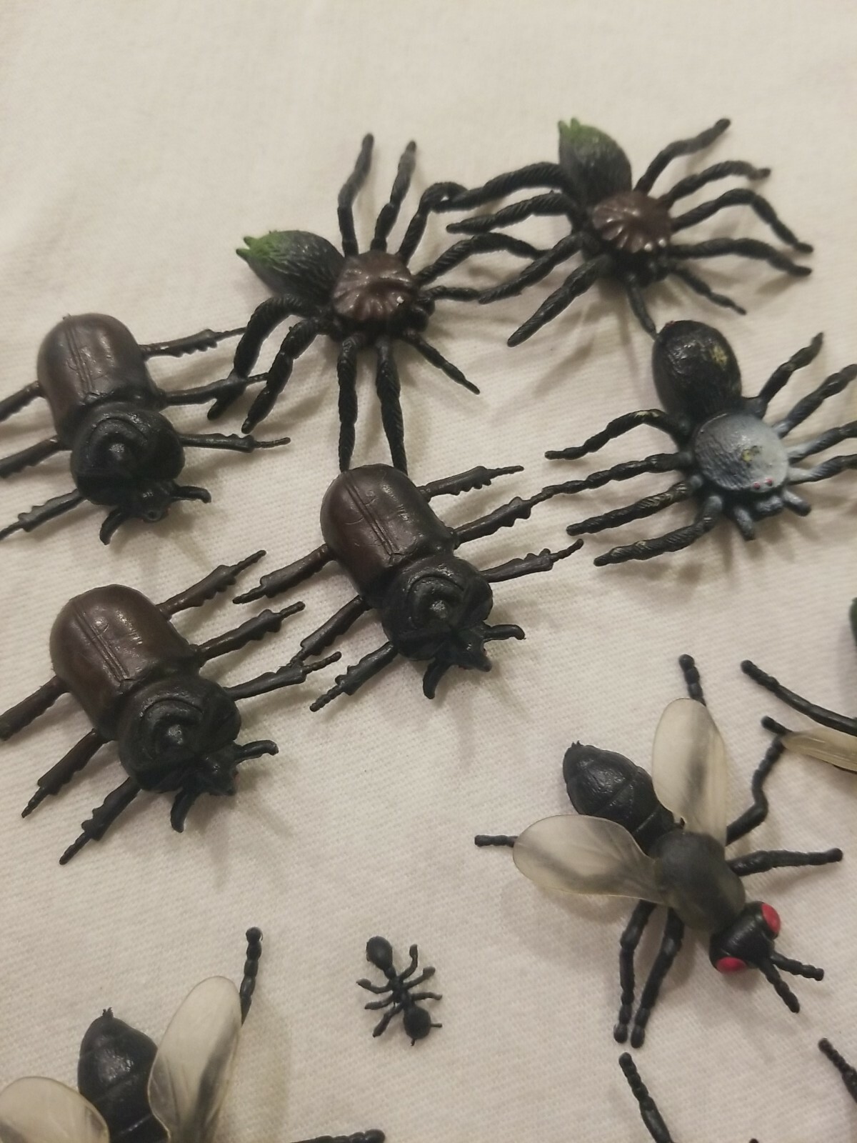 Lot of 17 PVC educational Animal figures Insects SMALL FIGURES SEE PICS FREE S/H