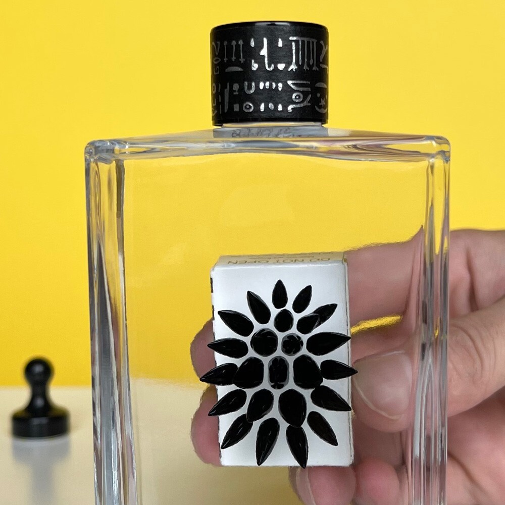 Ferrofluid Display Bottle – cube
