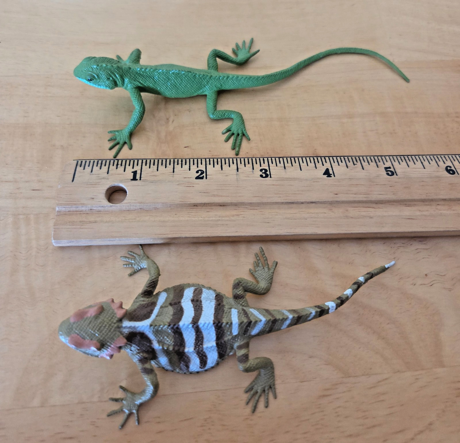 Lot of 7 PVC Plastic Rubber Toy Figure Lizards