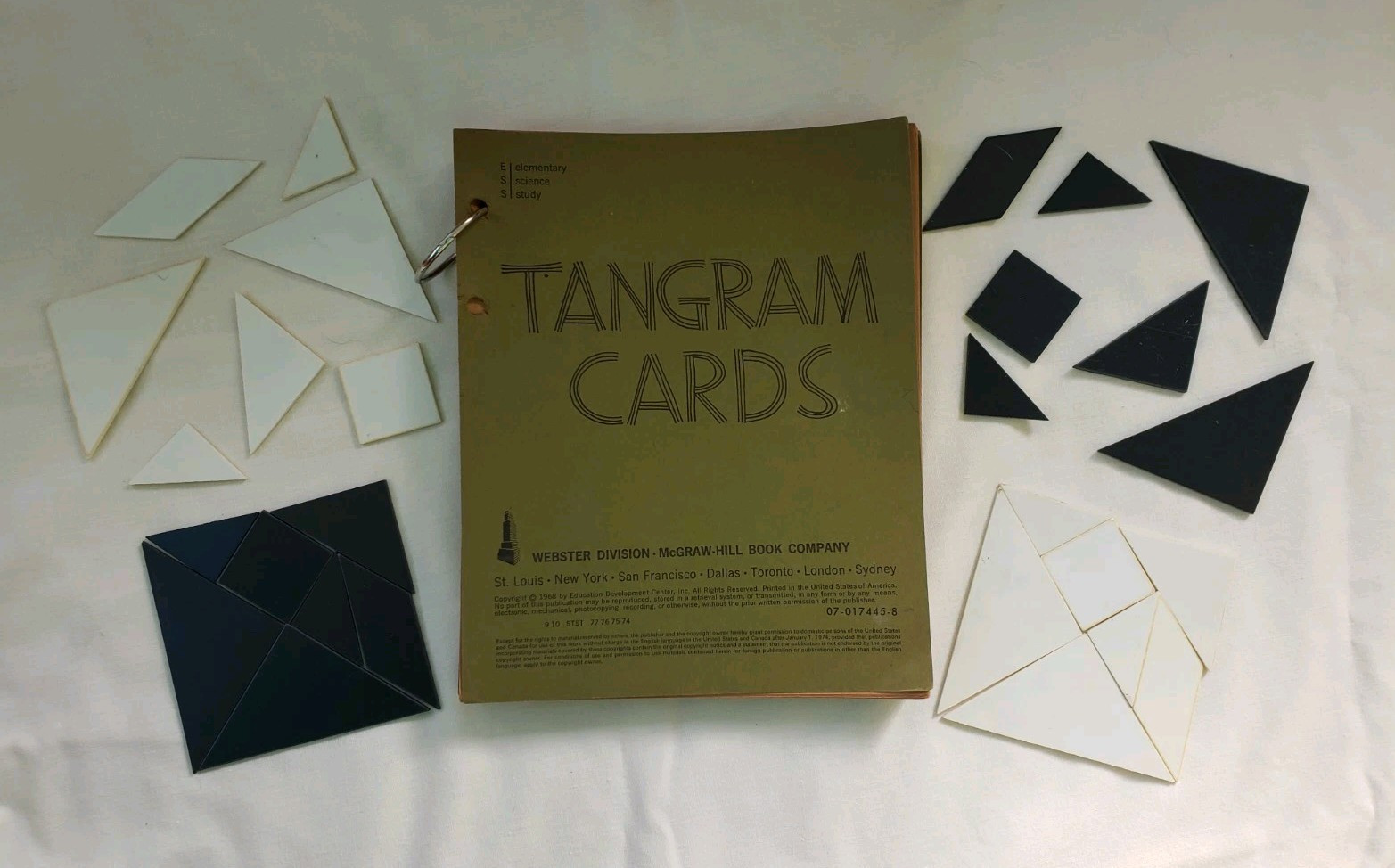 Tangram Educational Manipulative Pattern Puzzle Book & 4 Sets Plastic Pieces Vtg