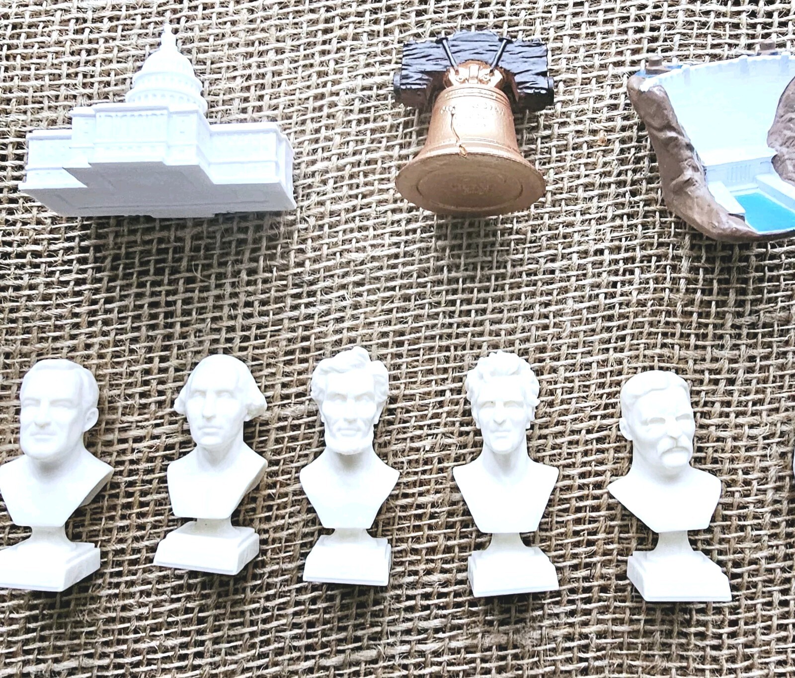 Safari 15pc US Landmarks & Famous People Figures & Statue Bust