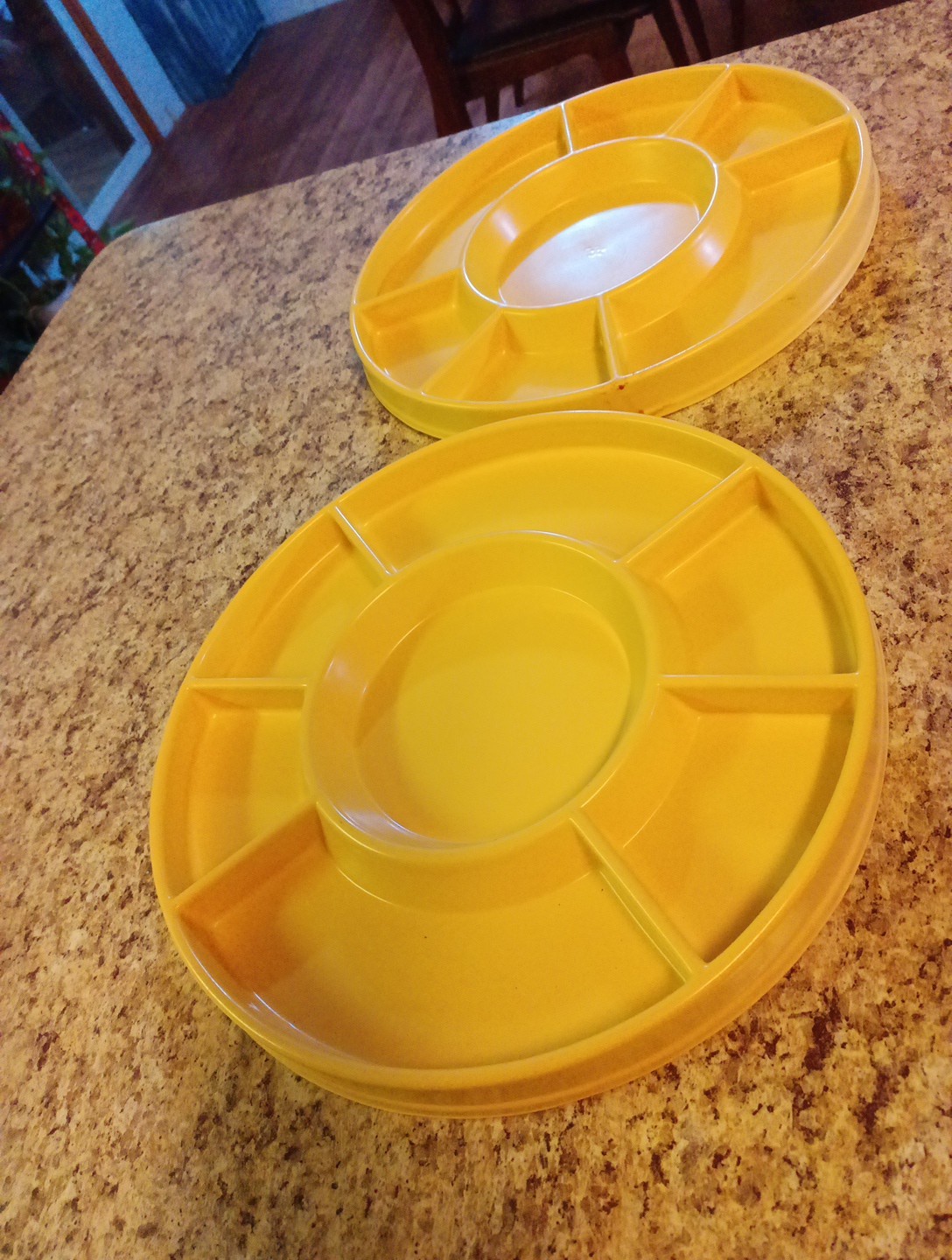 Learning Resources Circular Sorting Tray Yellow Set Of 2 LER 0196