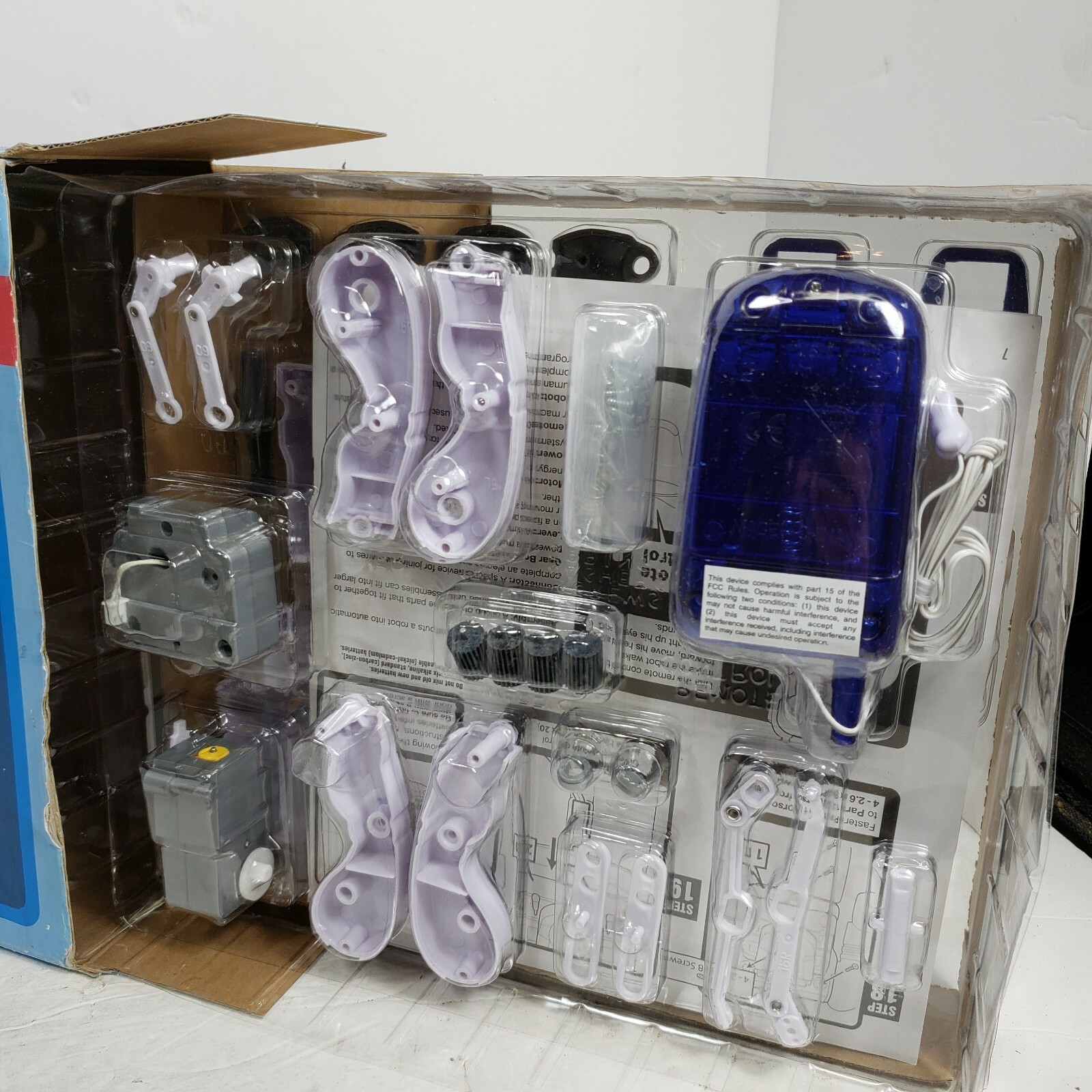 Kool Toyz Build Your Own Robot Kit w/ remote NEW Science 2007