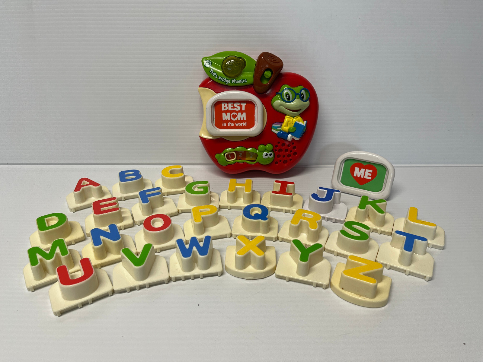 Leap Frog Tads Apple Fridge Phonics Magnets all ABC’s Plus extra words See VIDEO