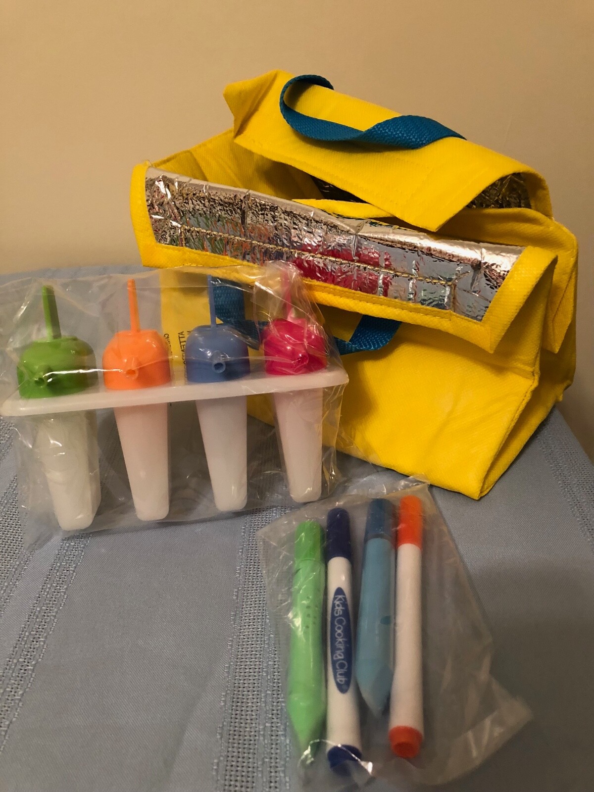 *NIP* Kids Cooking Club – Let’s Do Lunch! – Popsicle Molds/Lunch Bag/4 Markers