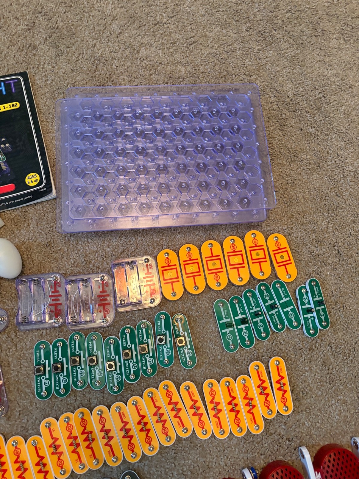 Elenco Snap Circuit Light Projects 1-182 9 Boards 2 Books Over 250 Pieces S8422
