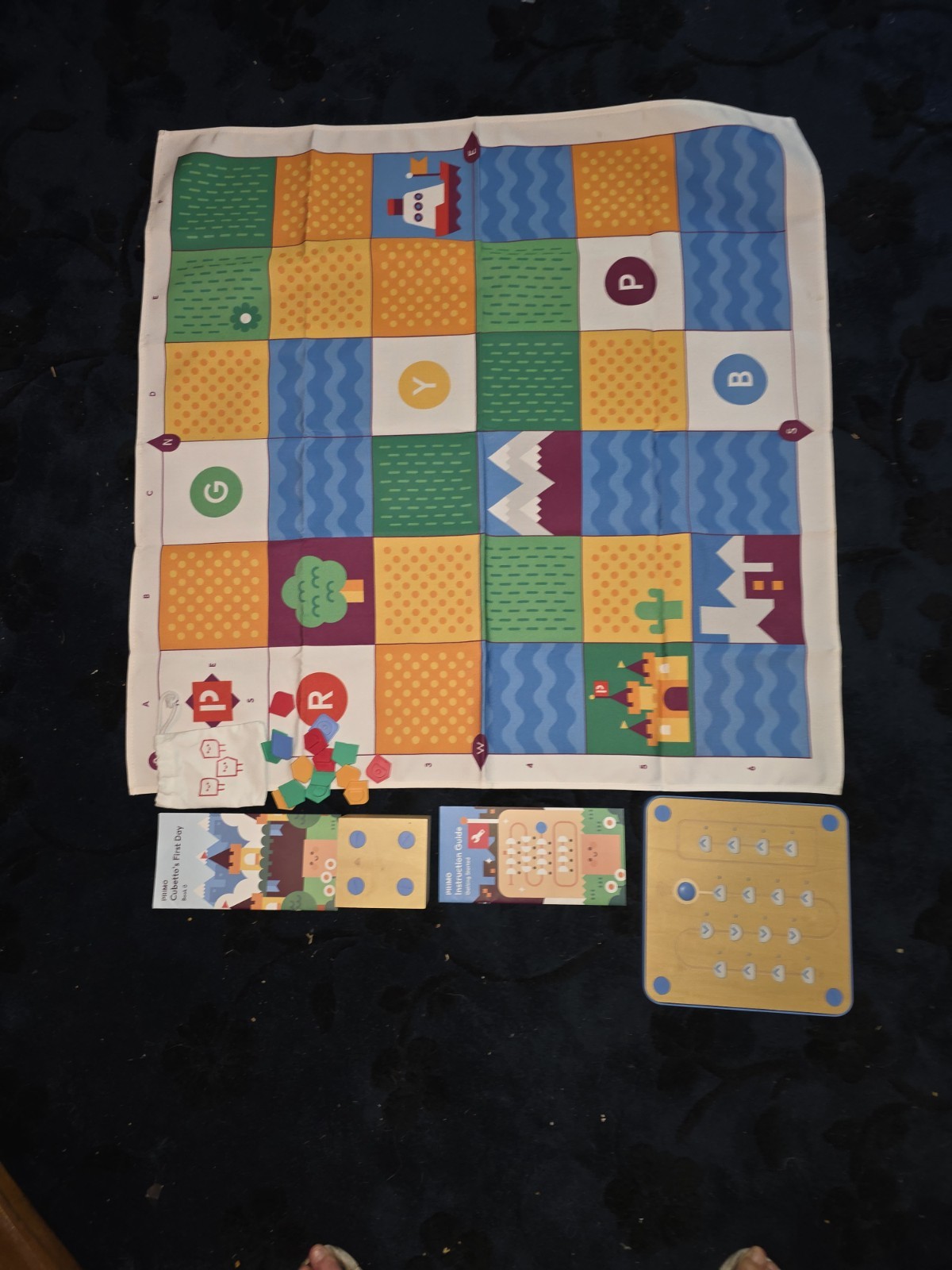 PRIMO Cubetto Educational Coding Toy Set w/ Playmat, Wooden Board & Guides