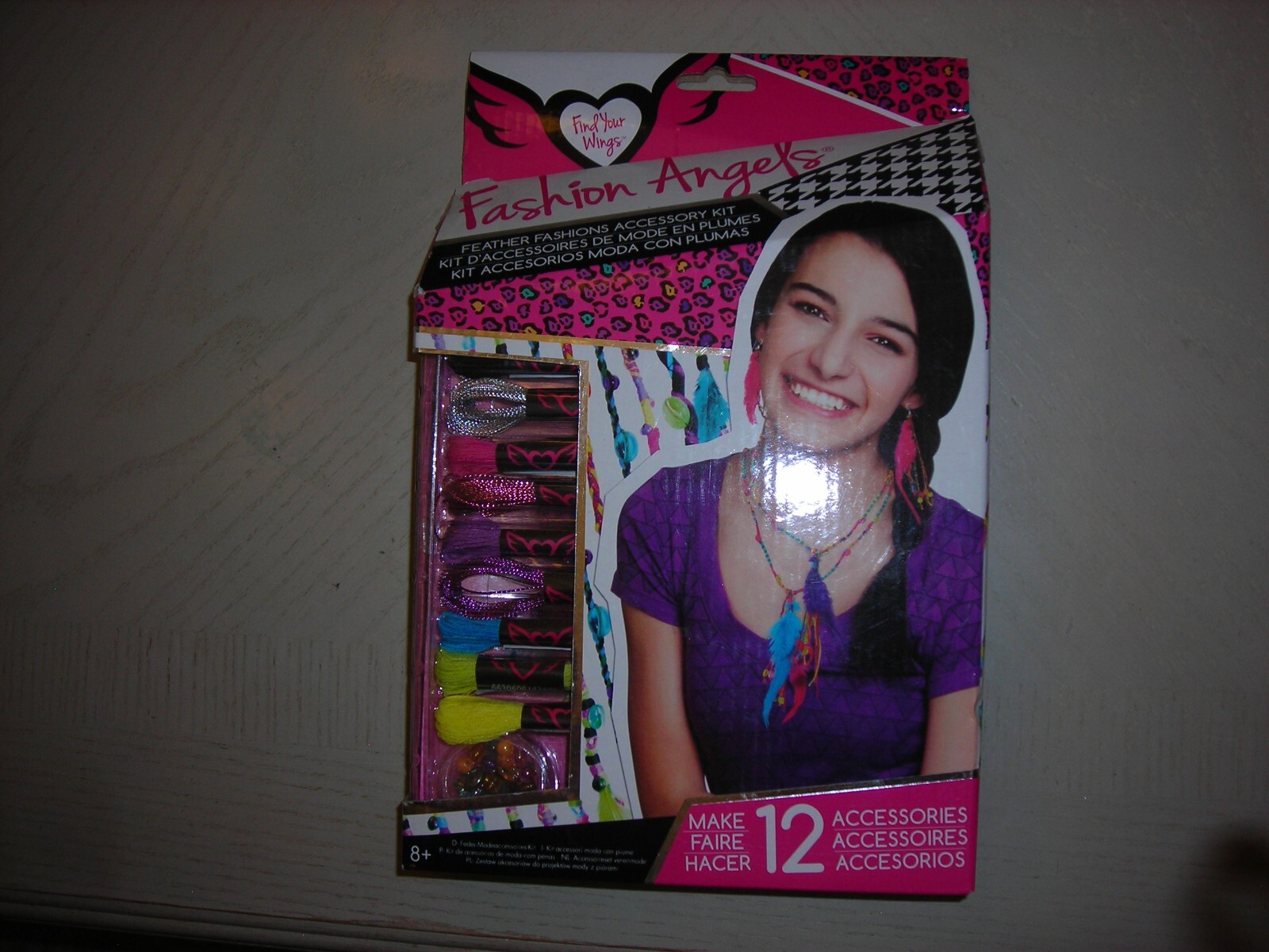 Fashion Angels 12 Feathers Hair Accessories Kit Brand New in Package
