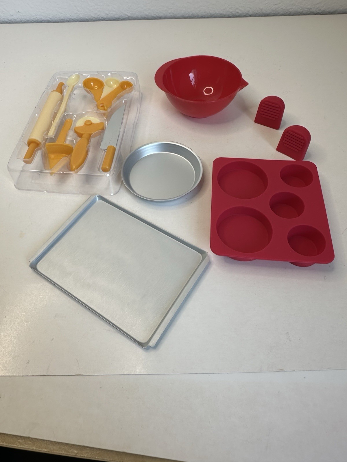 Smart Lab Toys 17 Pieces Tiny Bakeware Cooking Kit Mini Foods + Book STEM NEW