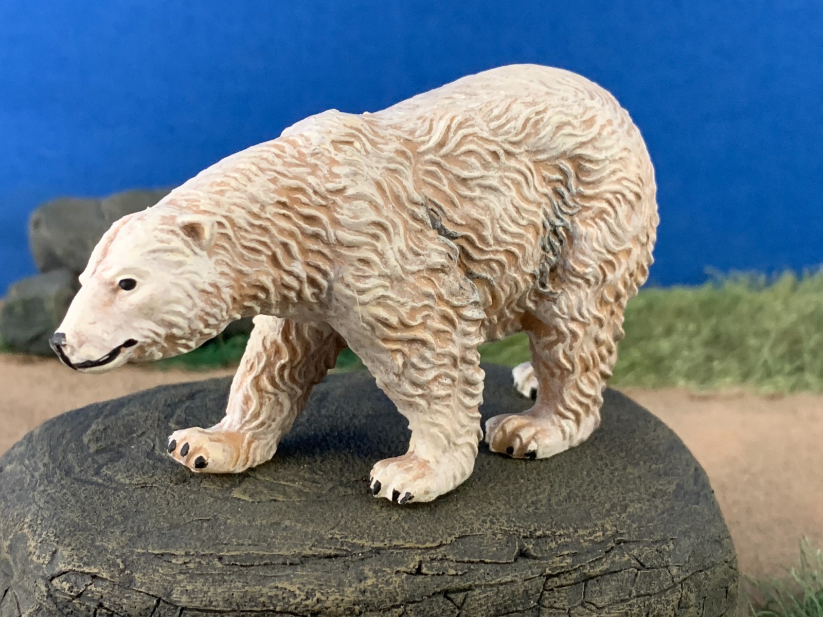 Elastolin by Preiser No. 5415 Polar Bear, walking Wild Animal Figures 1:25 scale