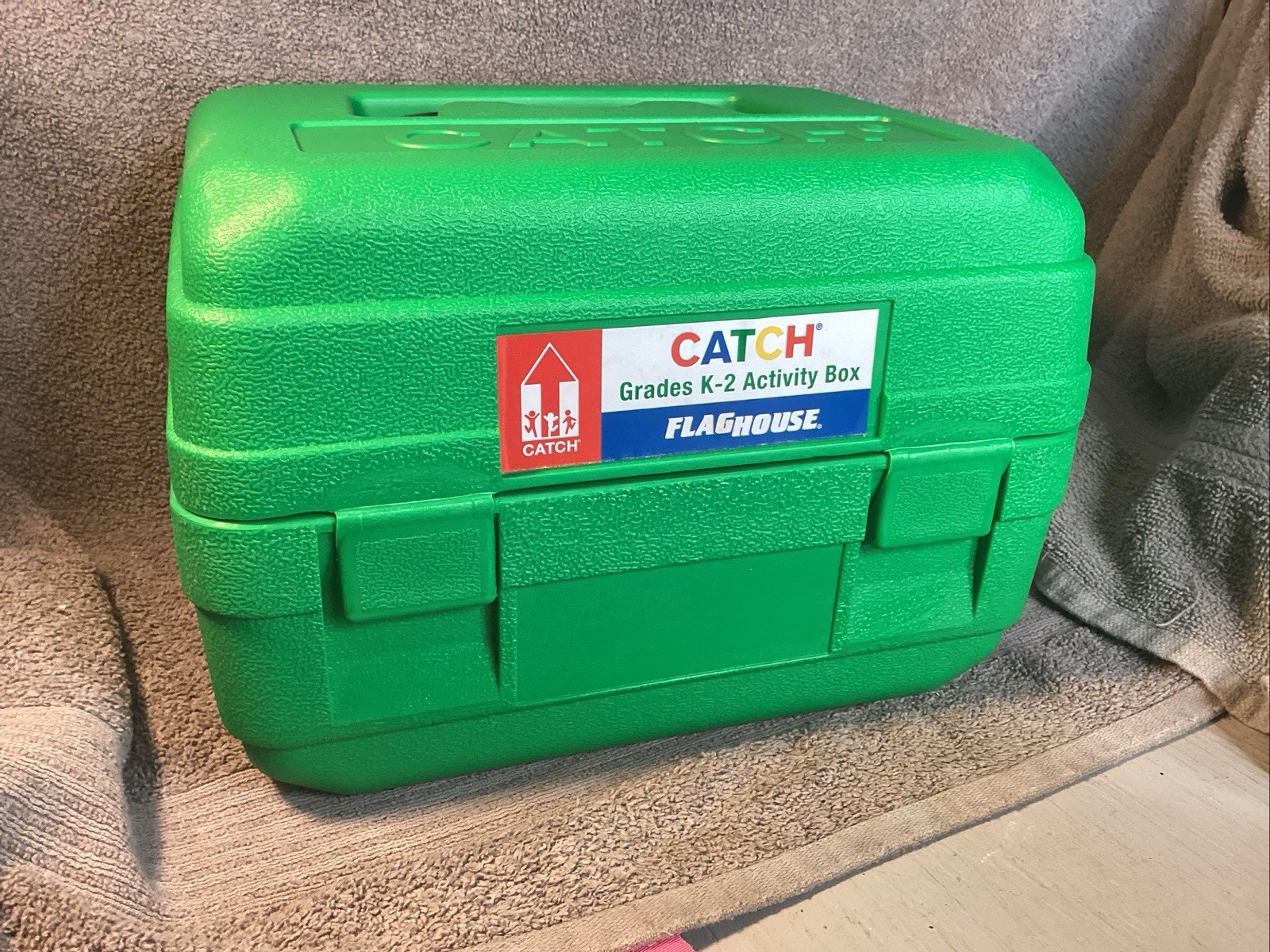 New sealed Catch Flaghouse kids club activity box grades k-2