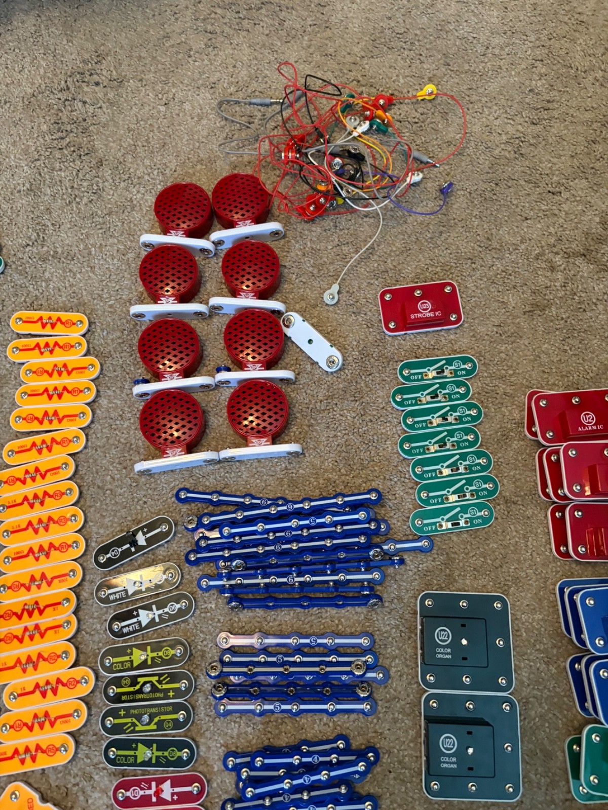 Elenco Snap Circuit Light Projects 1-182 9 Boards 2 Books Over 250 Pieces S8422