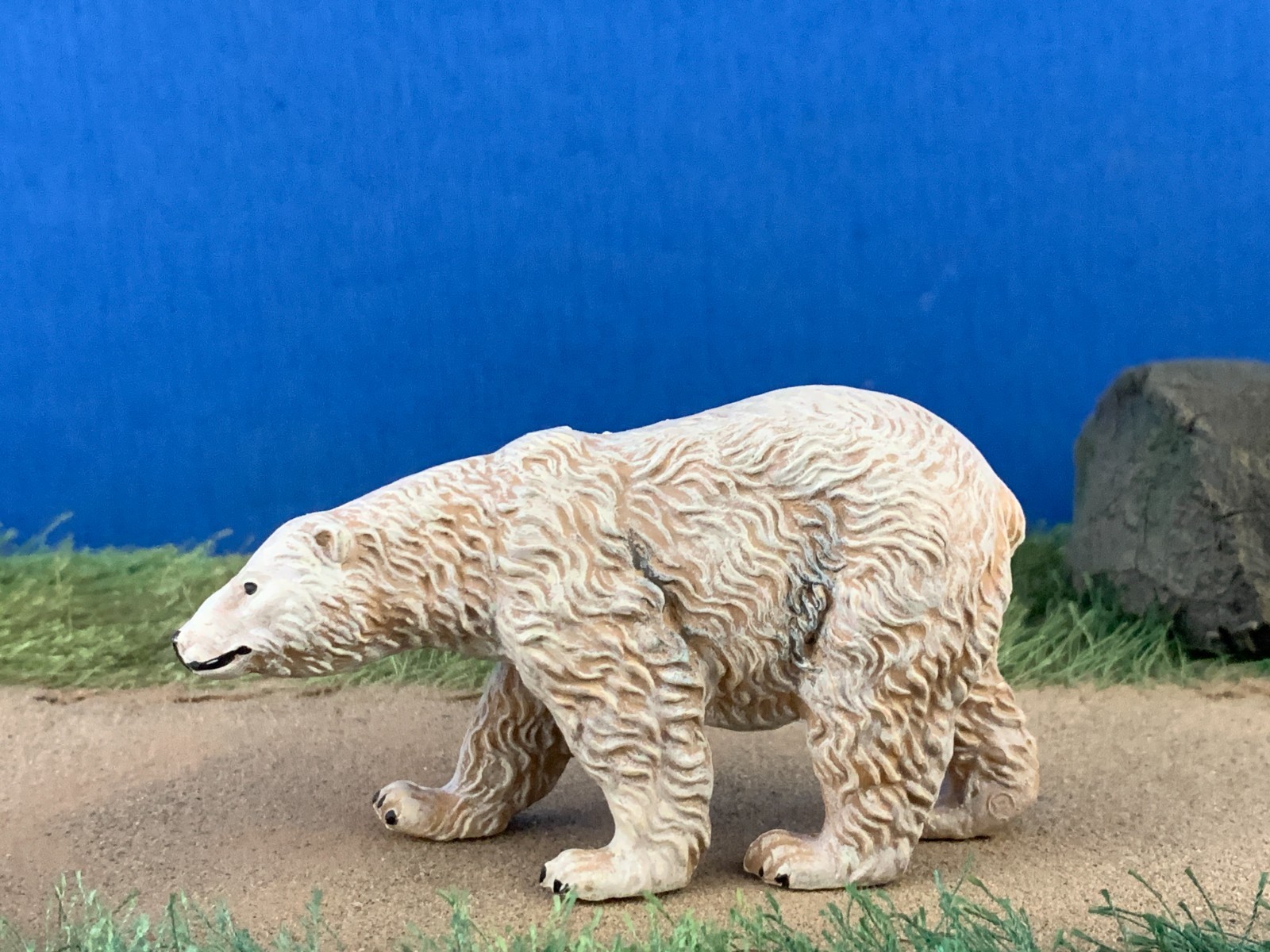 Elastolin by Preiser No. 5415 Polar Bear, walking Wild Animal Figures 1:25 scale