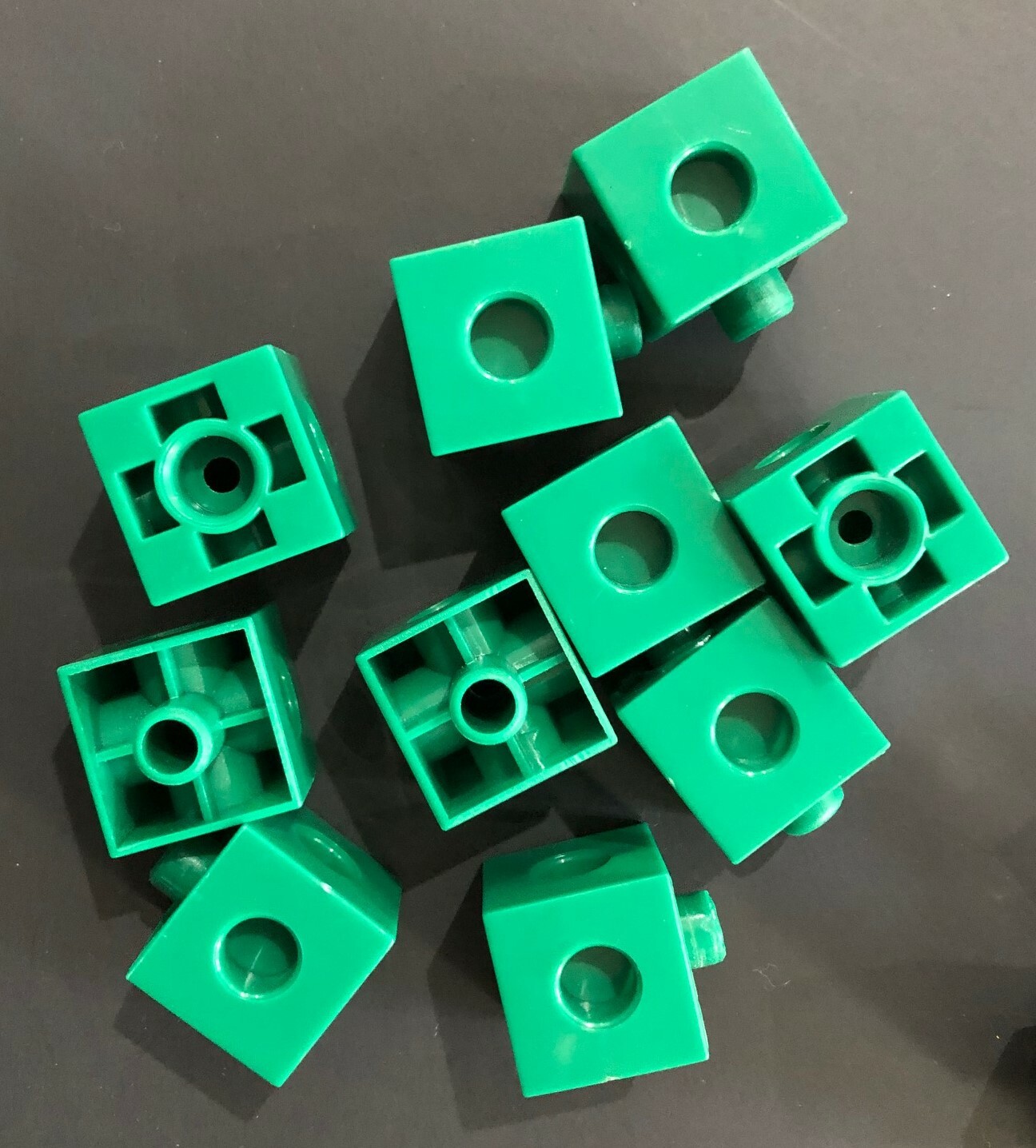 100 LINKING BLOCKS, Snap Cubes, Math Manipulatives (10 colors, 10 of each color)
