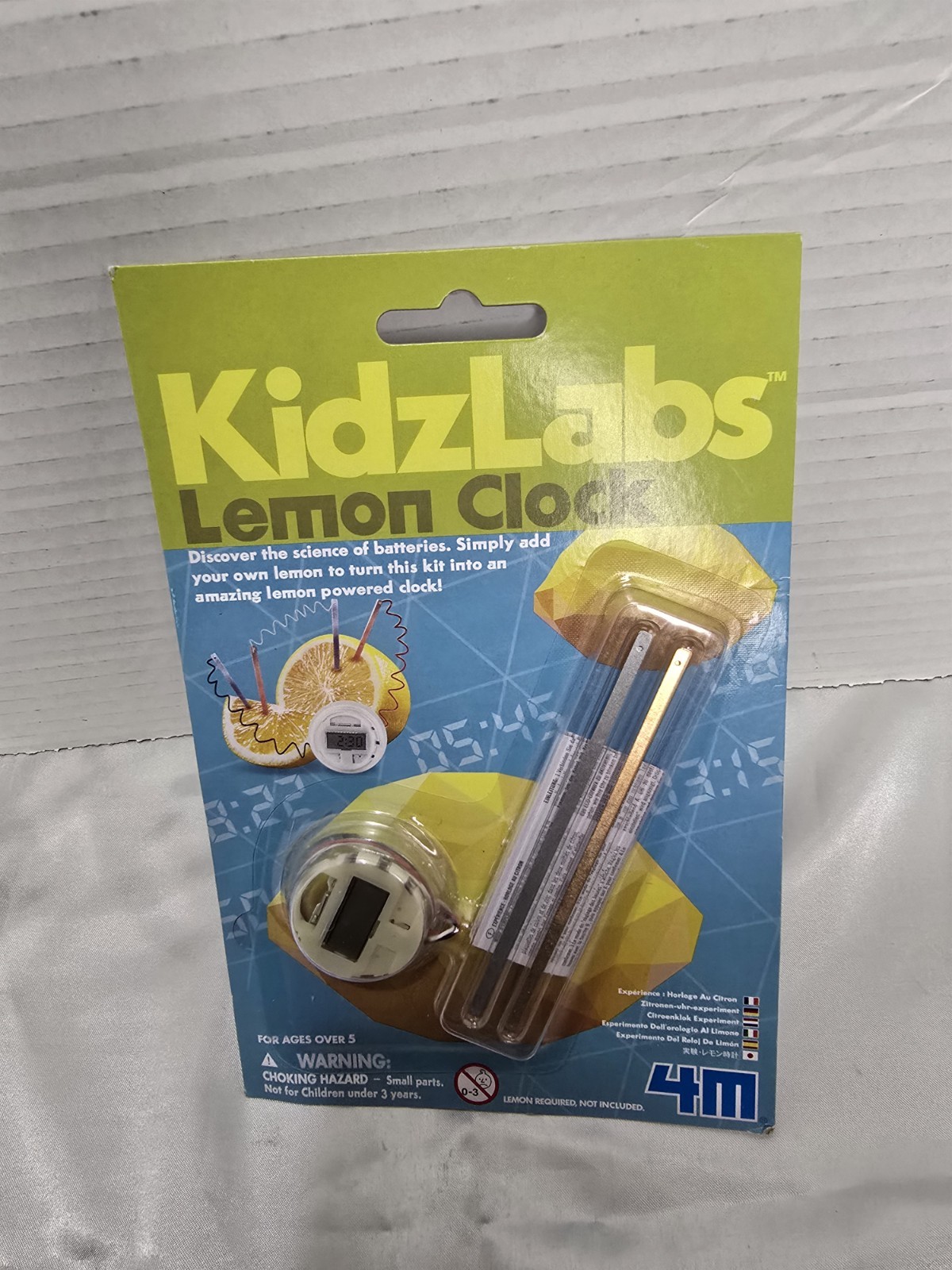 4M KidzLabz Lemon Clock Discover the Science of Batteries. Simply add a Lemon