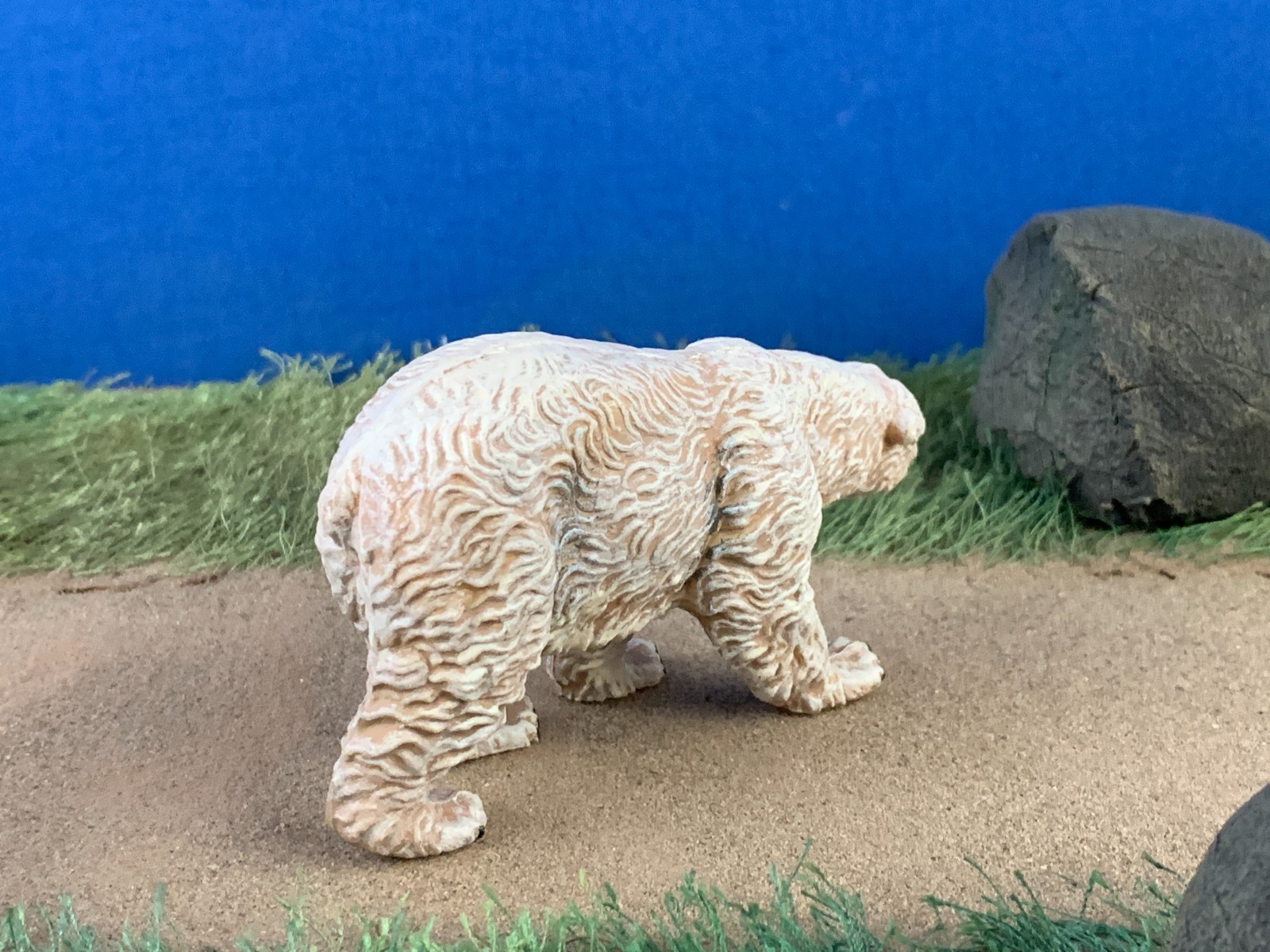 Elastolin by Preiser No. 5415 Polar Bear, walking Wild Animal Figures 1:25 scale