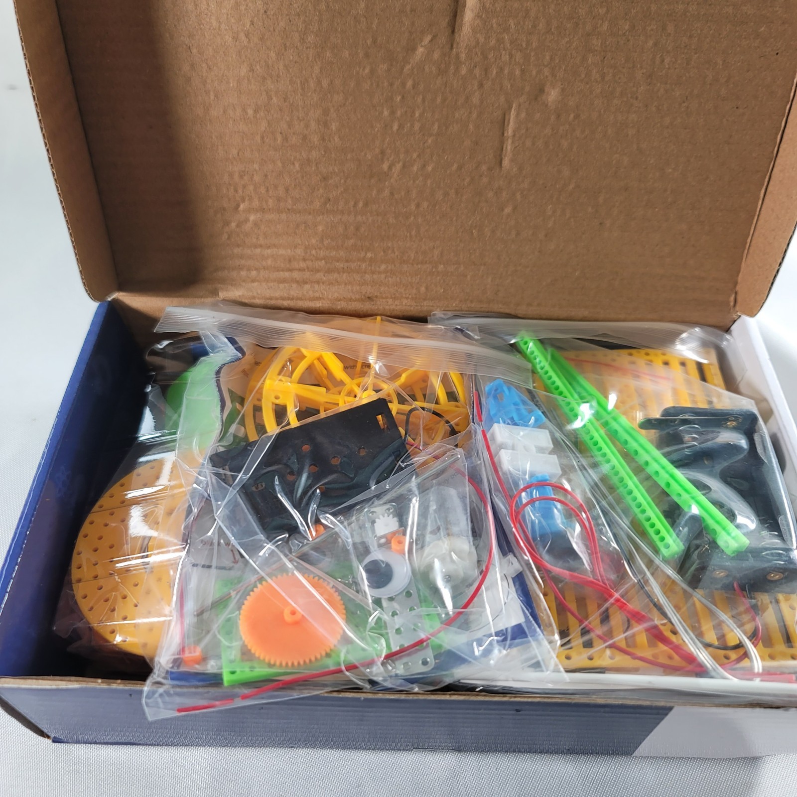 Beandge Stem – 6 in 1 Electric Robot Kits – Ages 8+ DIY