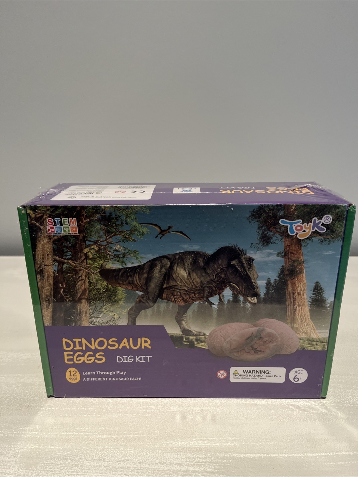 NEW IN BOX / Dinosaur Eggs Dig Kit / Educational STEM Toy for 6+