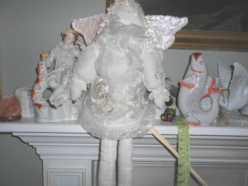 GORGEOUS CREAM & GOLD FLAT BOTTOMED ANGEL 33′ HIGH VELVET PINK WINGS# 6013