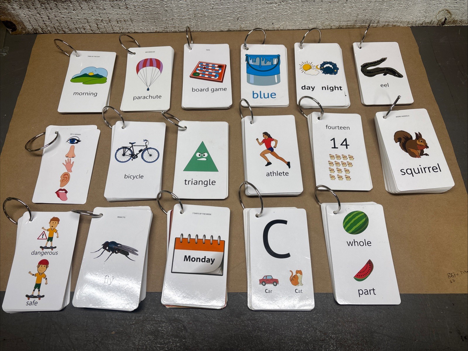 Flash cards Multi-Themes On Ringers 18 Different Subjects Pre-owned