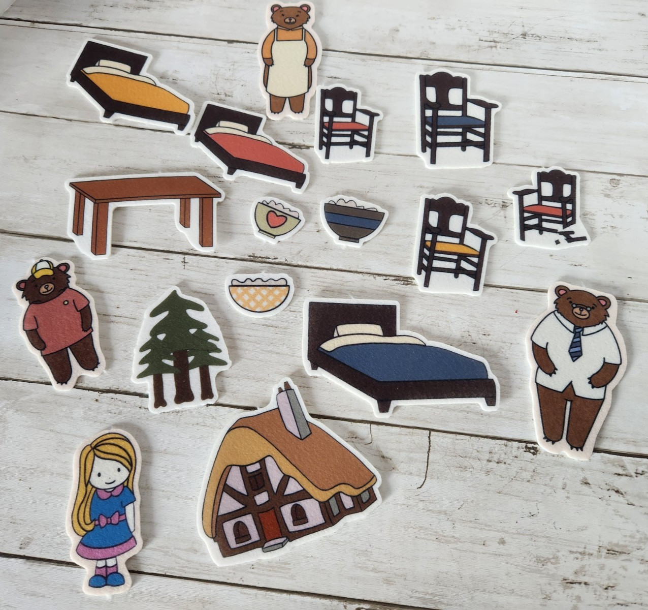 Twinkl Education «Goldilocks & 3 Bears» Soft Felt Story Character Cut Outs