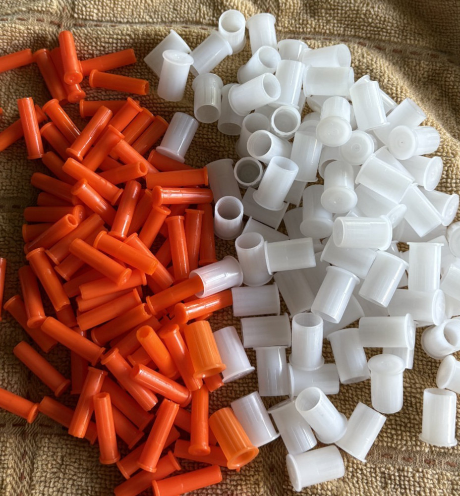 Crafting. Counting. White&Orange tops/bottoms for counting, sorting, crafting.