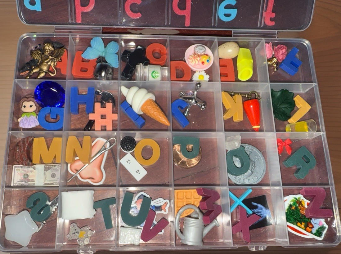 Alphabet Phonic Kit Montessori Miniature Objects W/Case Letter Sound SLP