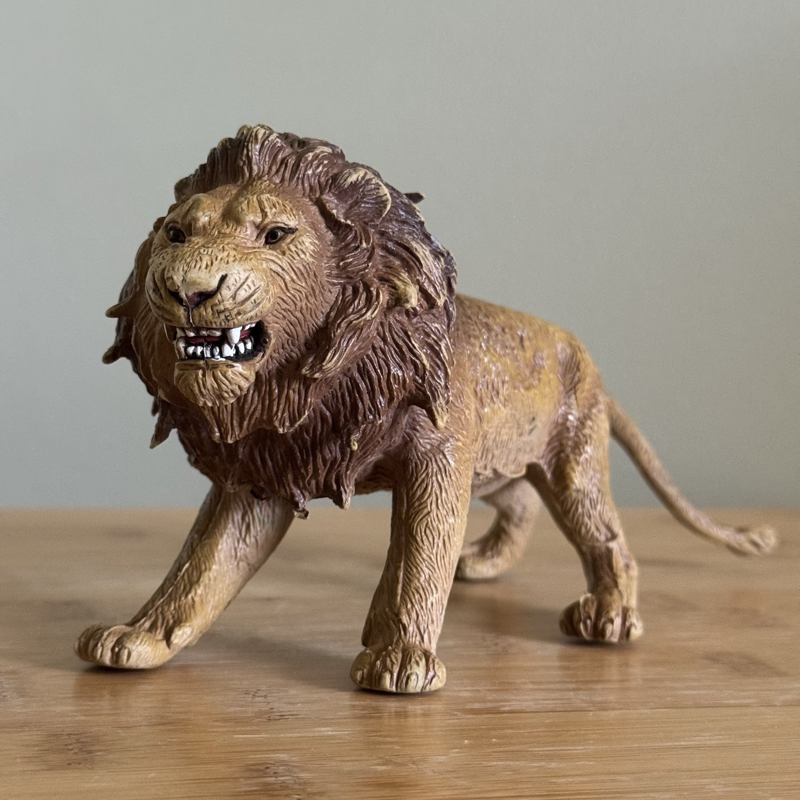 Vintage AAA Lion Realistic African Safari Animal Figure Toy Heavy