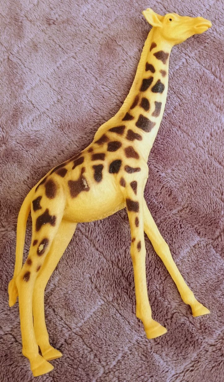 Boley Plastic Giraffe Figure Toy Safari Zoo Animal Made In China 7” Yellow Brown