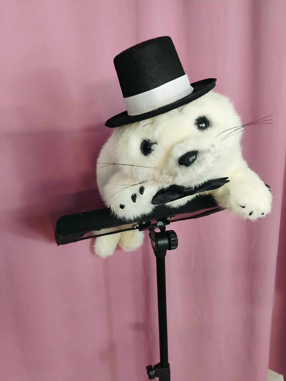 White seal ventriloquist puppet w tophat and bowtie folkmanis 26 x 14 x 9