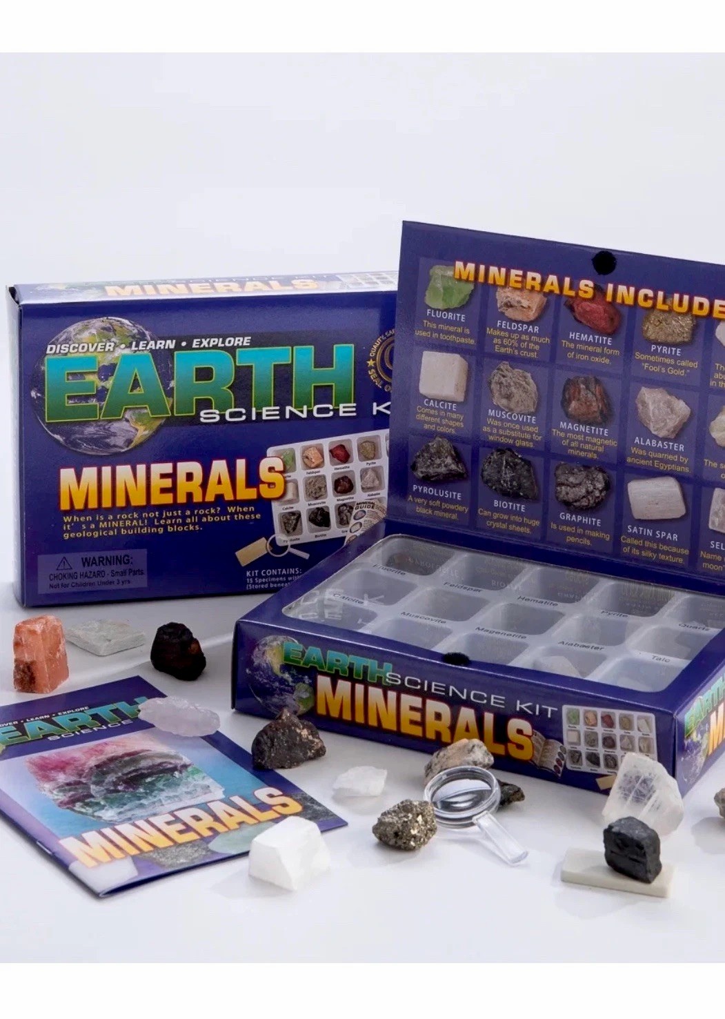 Earth Science Kit: Minerals – 15 Minerals + Guide, Streak Plate, & Magnifier