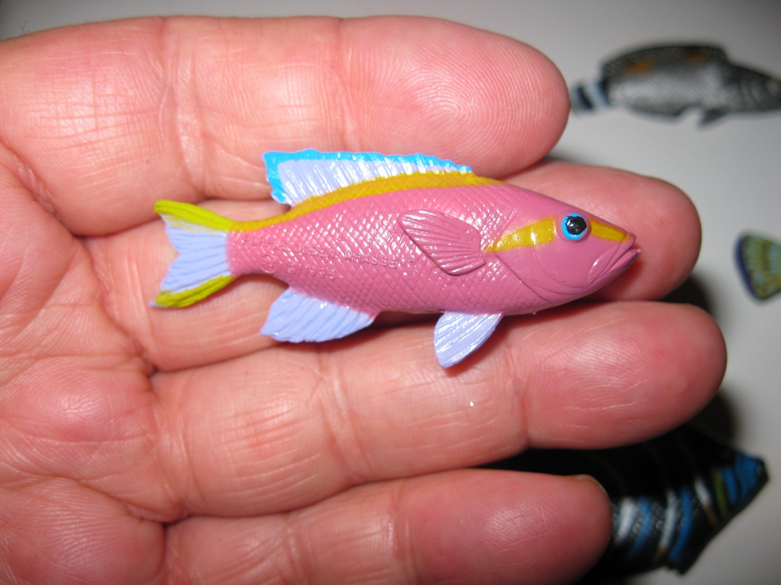 1996 PLAY VISIONS 8 miniature plastic TROPICAL FISH animals Complete Set