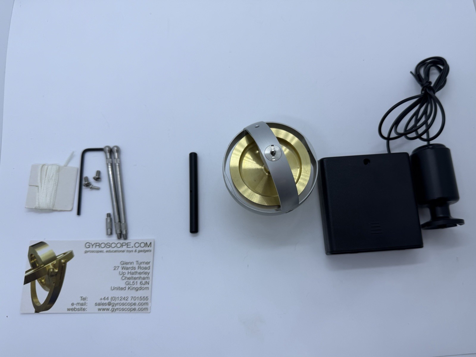 Super Gyroscope without Gimbals