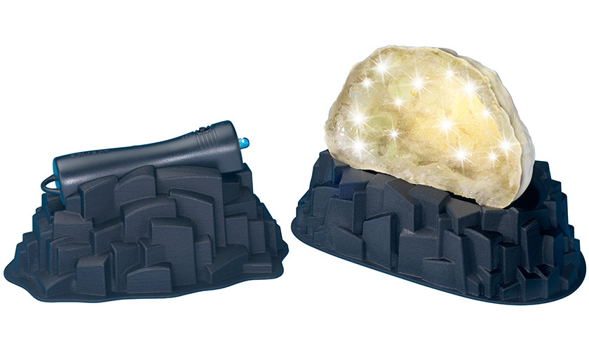 Glowing Crystal Geode Science Project Kit Geek & Co. Thames & Kosmos