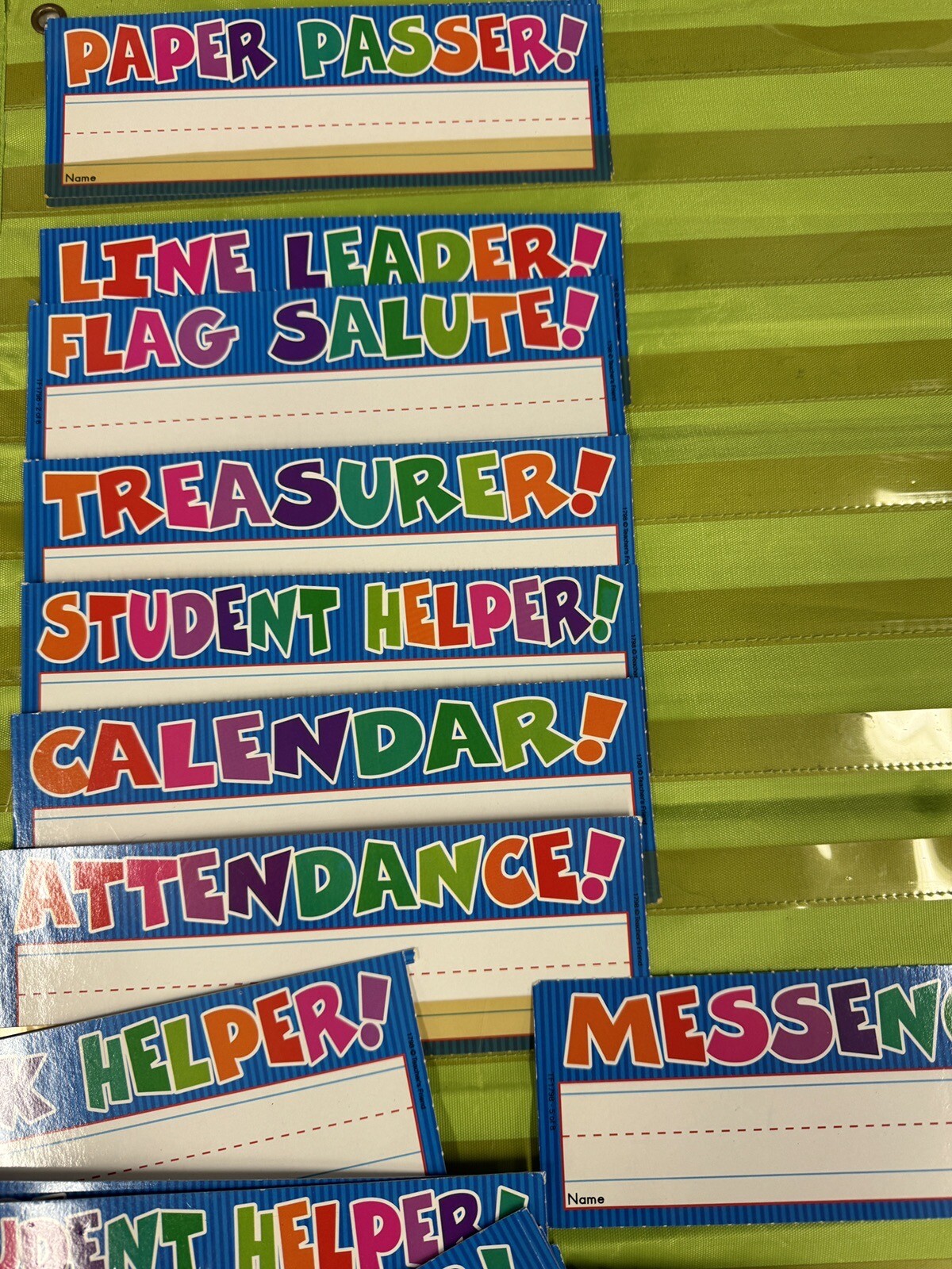 CLASS HELPERS jobs Green Pocket Chart 16×25 School – 30 Dry Erase Cards