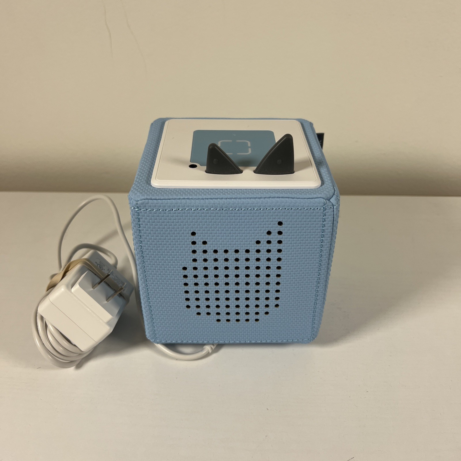 Tonies Toniebox Audio Box Player Light Blue Story Book Reader Charger Included