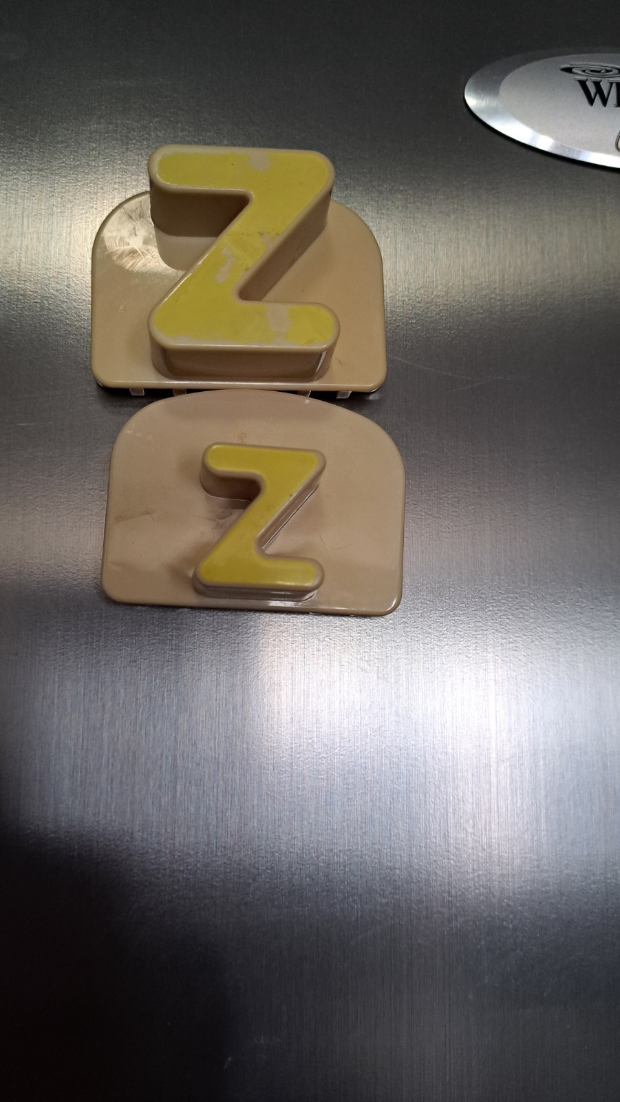 Replacement LeapFrog Fridge Magnetic Individual Letter Upper R Lower r Spanish