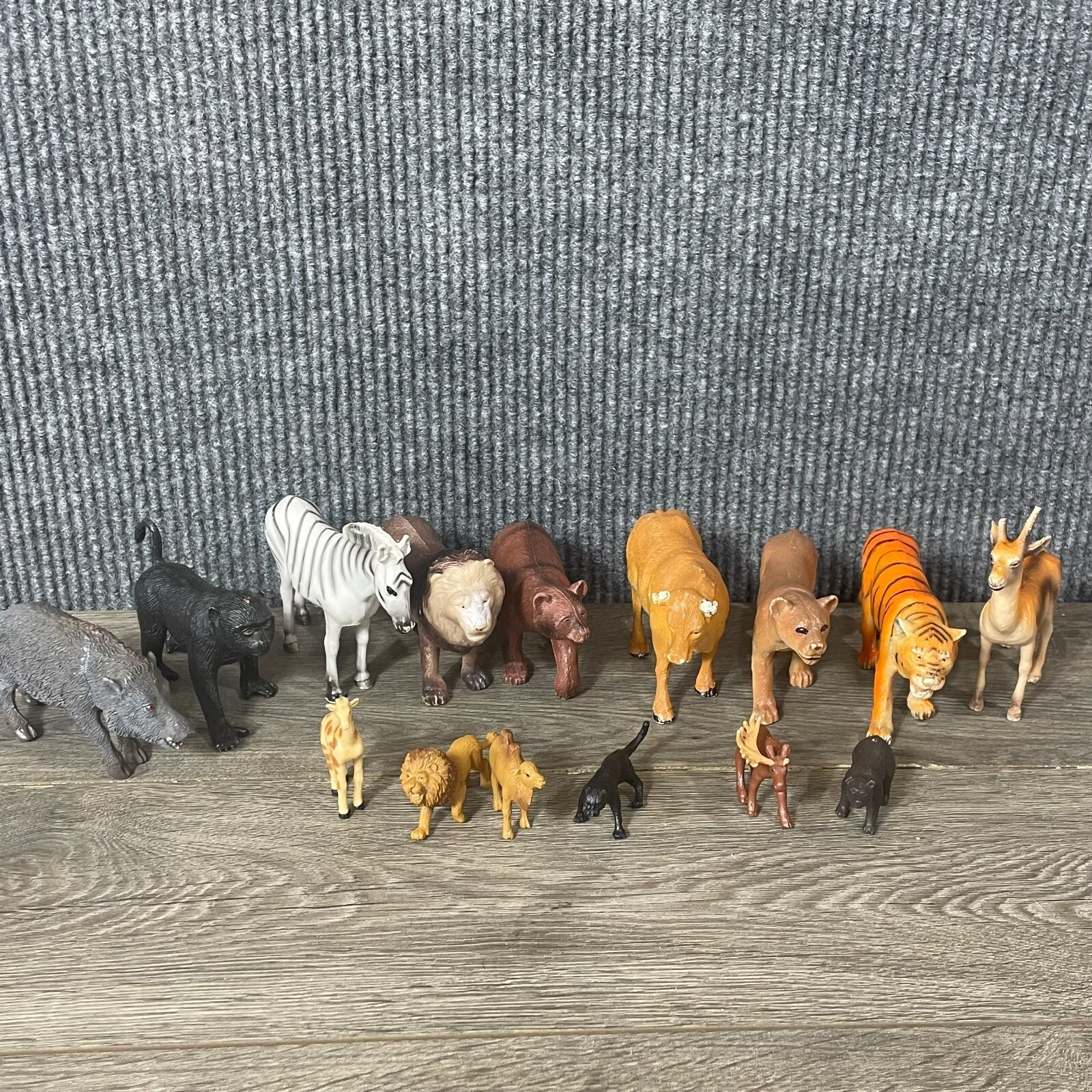 Vtg Lot Of 90s Farm Animal And Safari Style Figurines Tiger Lion Zebra Bear 15