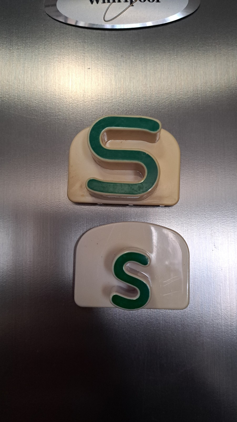 Replacement LeapFrog Fridge Magnetic Individual Letter Upper R Lower r Spanish