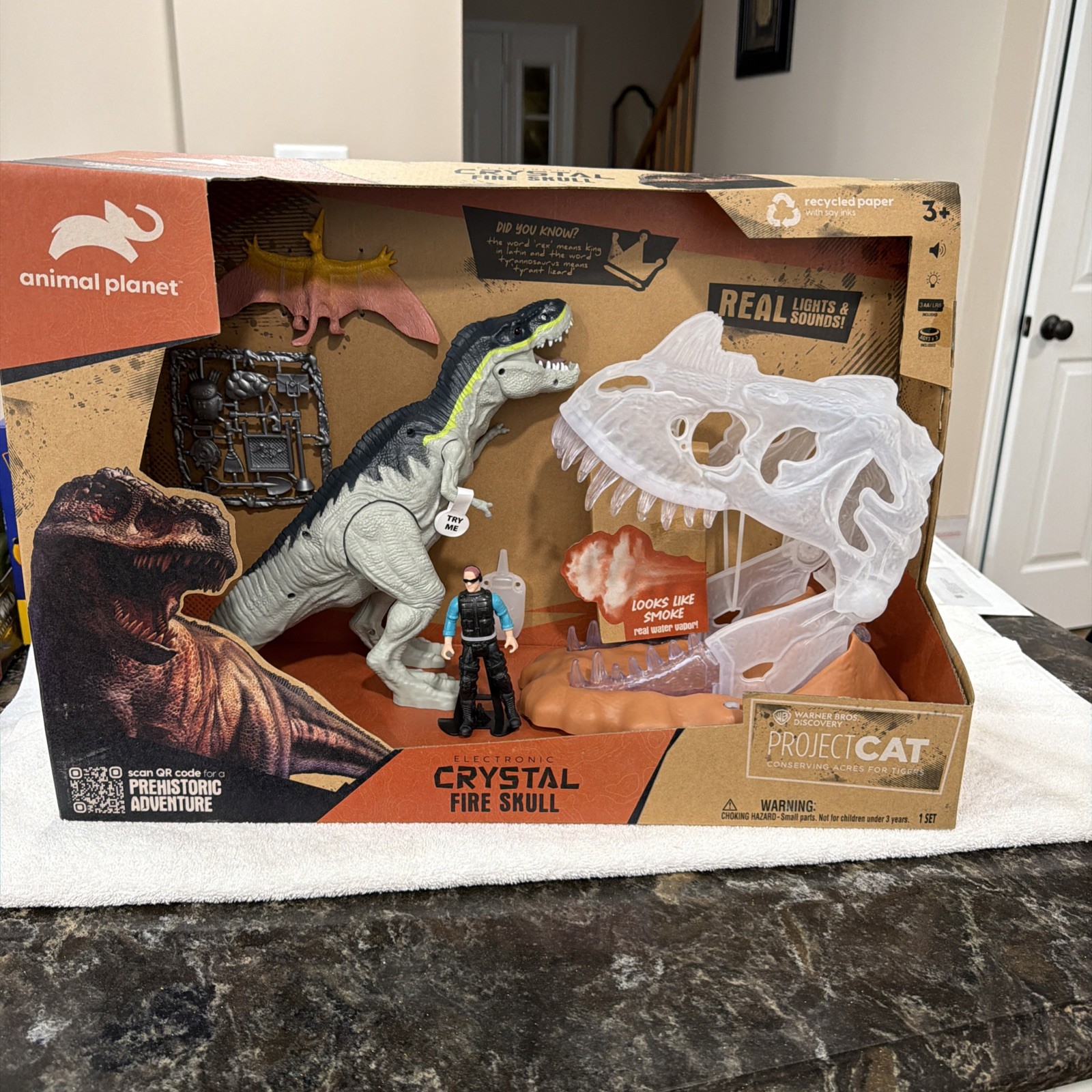 Animal Planet Crystal Fire Skull Dino Playset