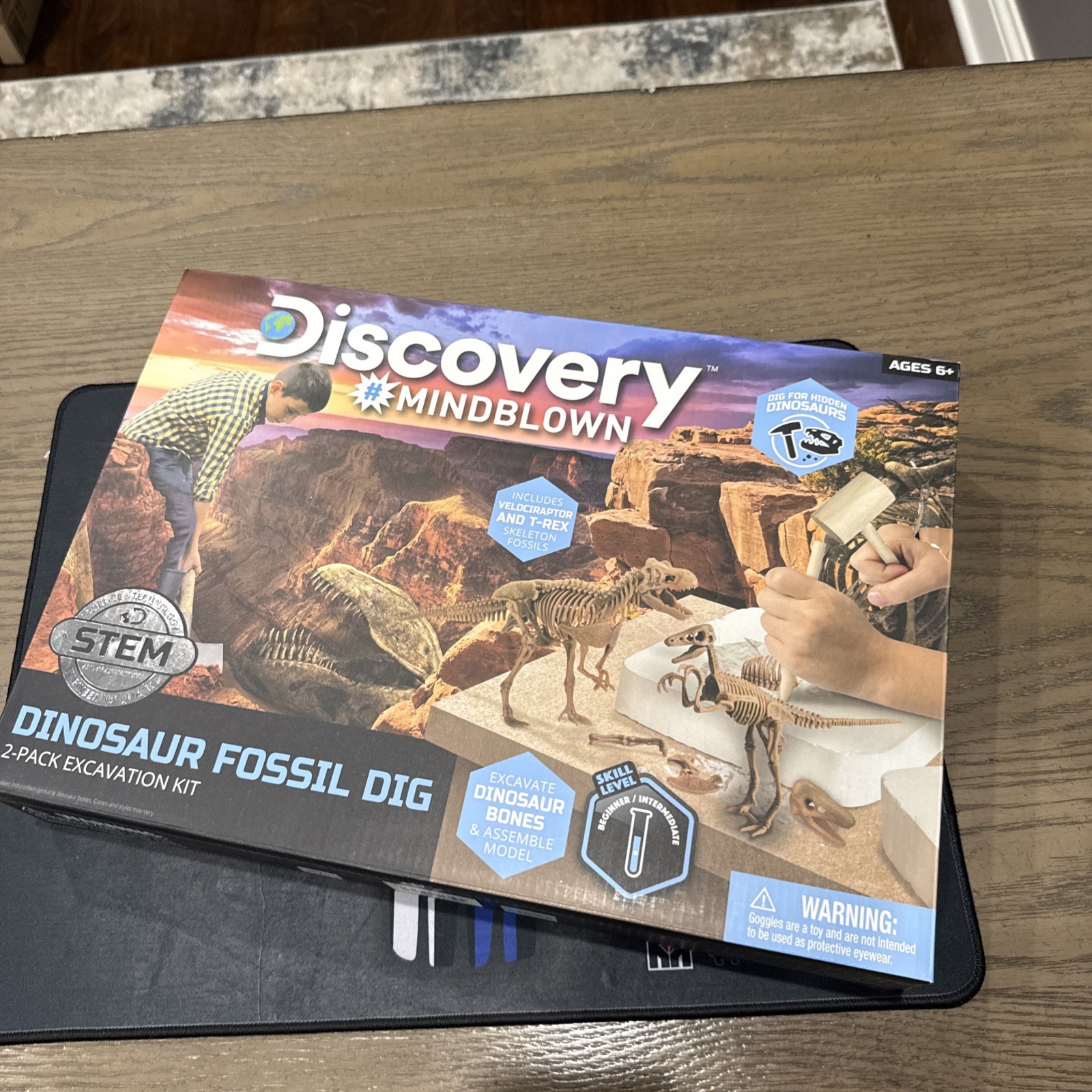 Discovery Mindblown Dinosaur Fossil Dig (Stem) Excavate and Assemble