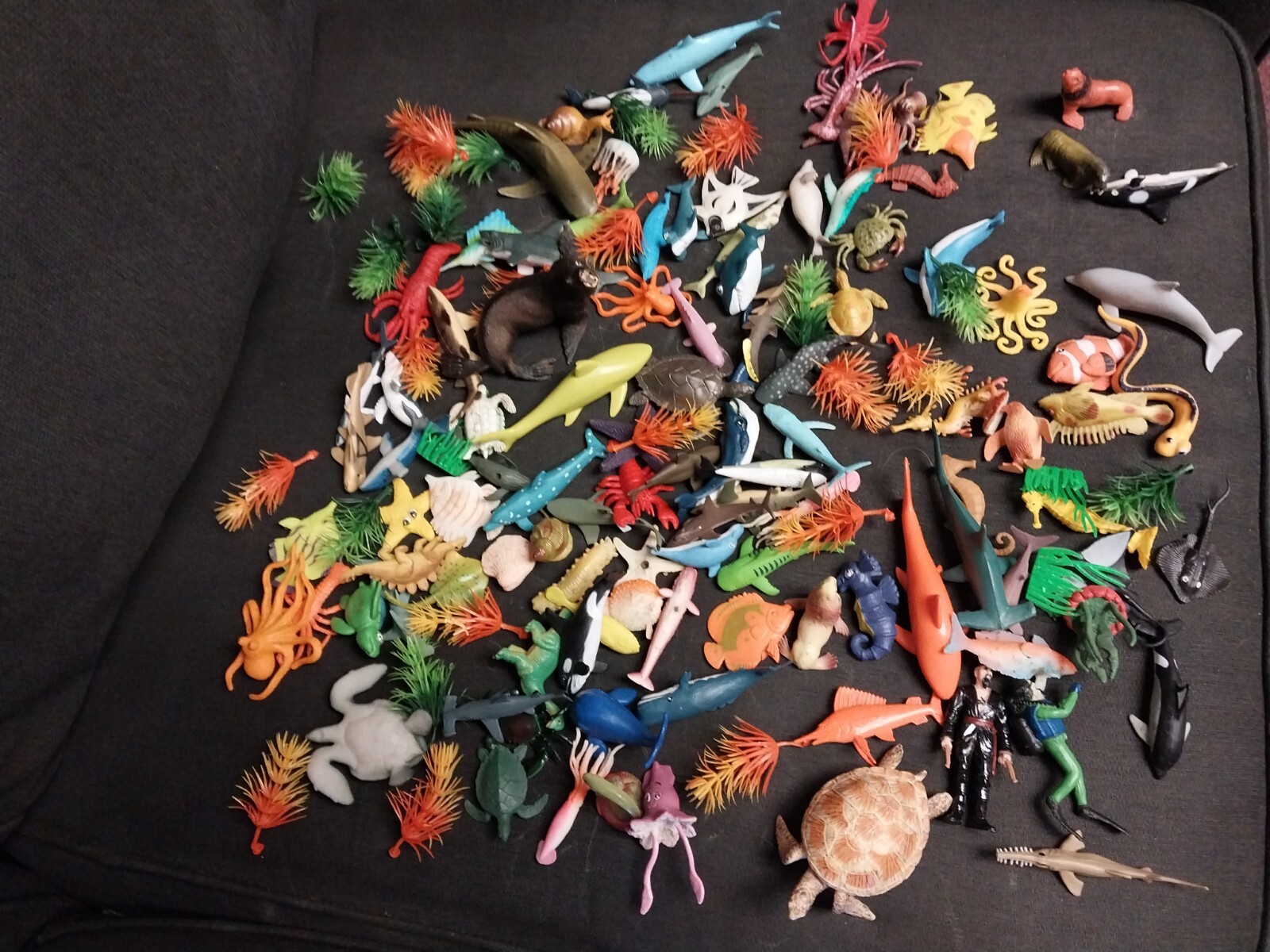 K&M Shark Toy Figure Lot of 100 plus Ocean Figurines Hammer Starfish squid
