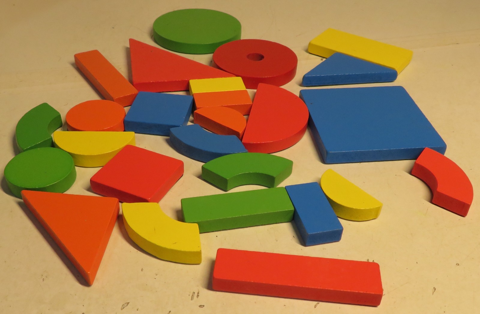 26 pc Wooden Magnetic Pattern Block Puzzle Set Tangram Shape Pattern Blocks Wood