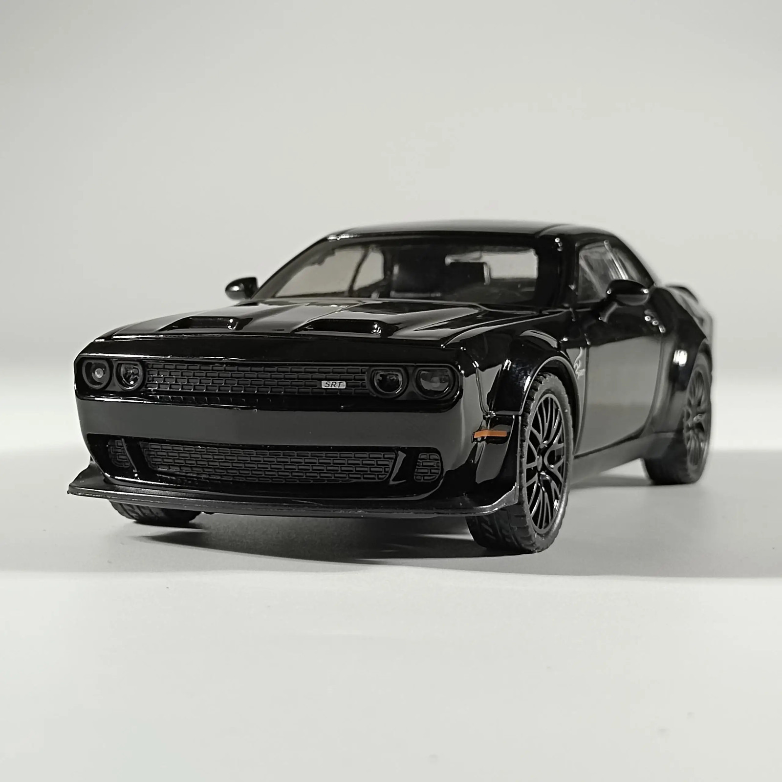 1:32 Do9dge Challenger Hellcat Alloy Die Casting Model Sound Lights Open Doors