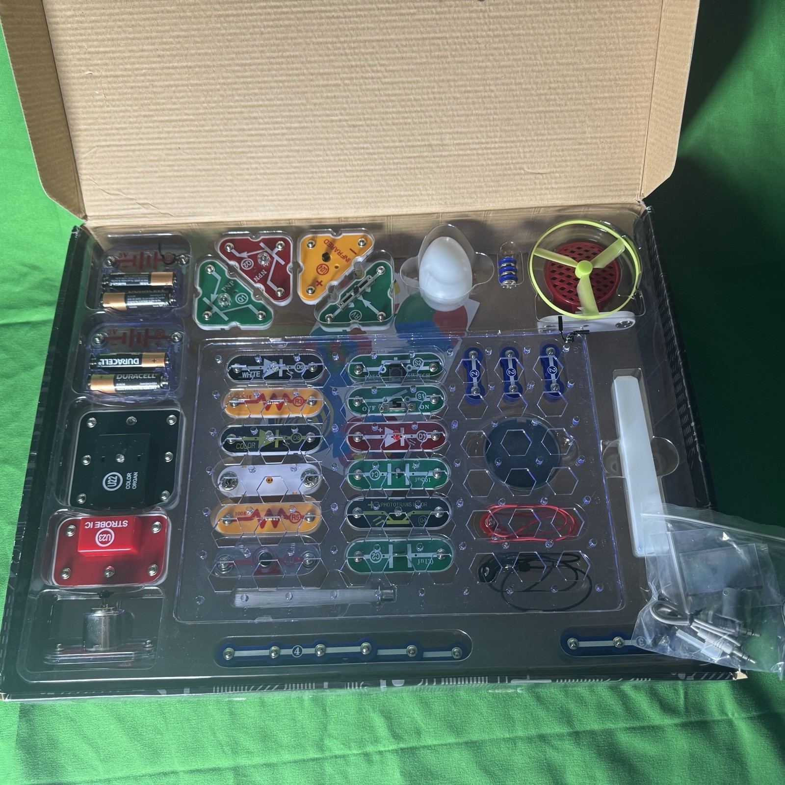 Snap Circuits SCL-175 Lights Electronics Exploration Kit – Multi- Color