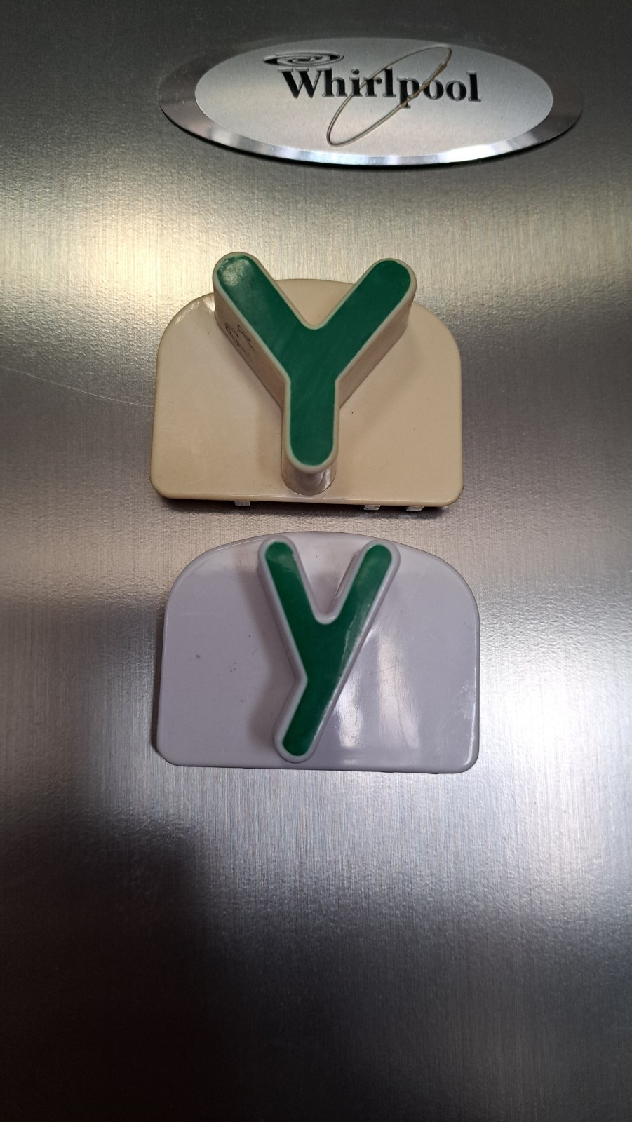 Replacement LeapFrog Fridge Magnetic Individual Letter Upper R Lower r Spanish