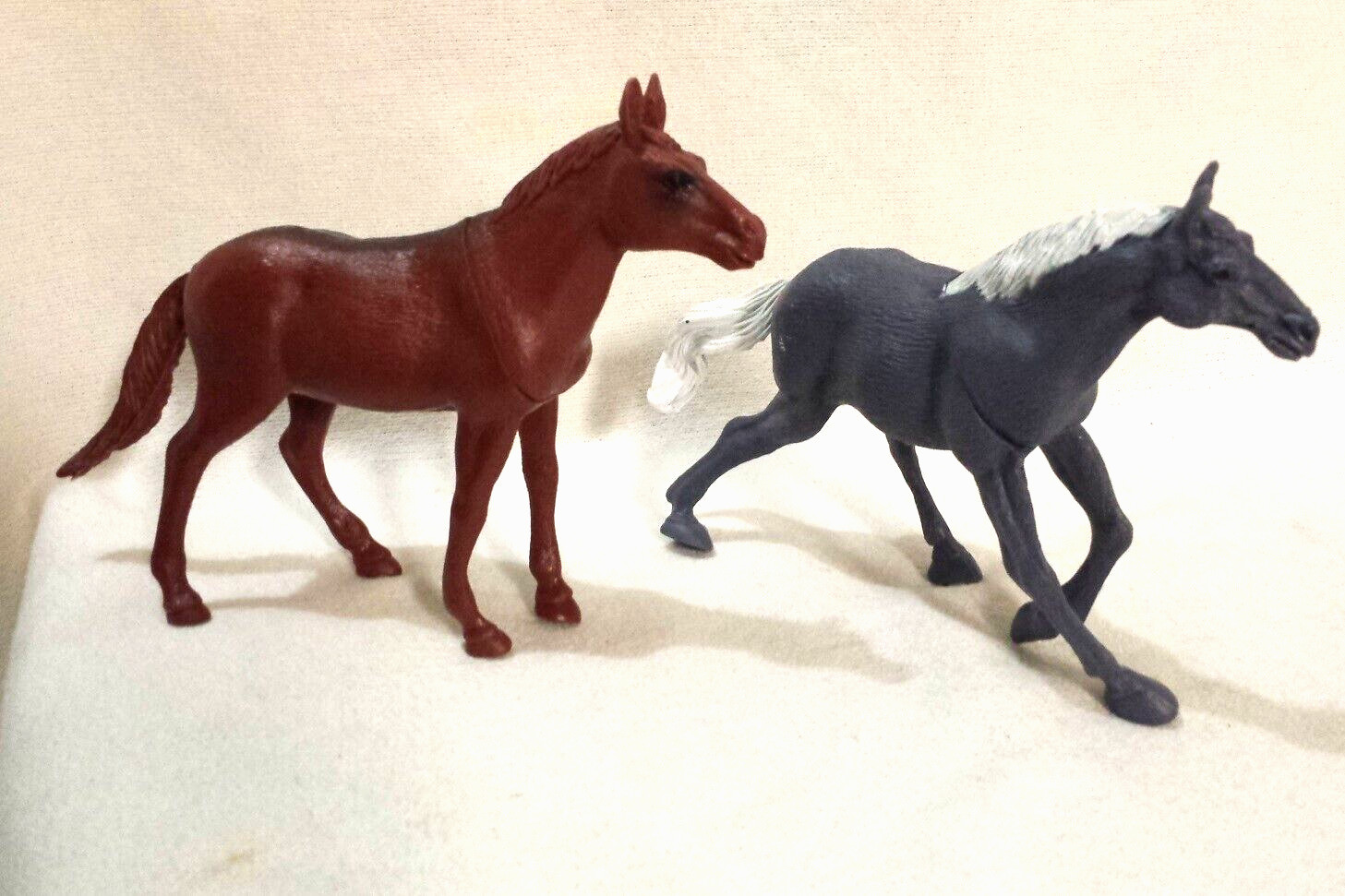 Ranch Animals Figures Toys 2 Pcs Realistic Jumbo Barn Farm Animals Two Horses